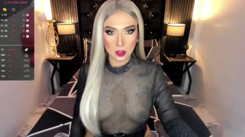 _natashacooper_ online show from June 10, 2026, 11:20 am