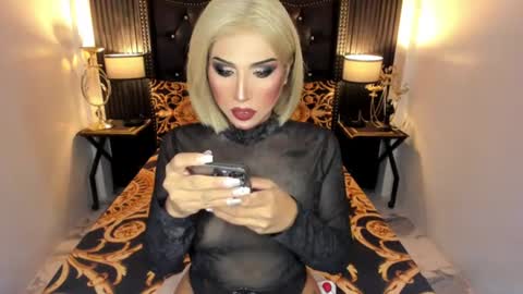 Snapshot of _natashacooper_ chatting on June 30, 2026, 9:32 am _natashacooper_ online show from June 30, 2026, 9:32 am