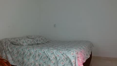 _nayade_ online show from February 26, 2025, 10:53 pm