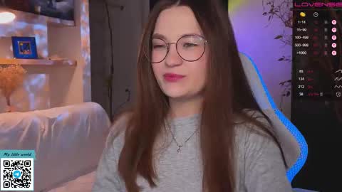 Mia with a big heart  online show from November 23, 2025, 2:11 am