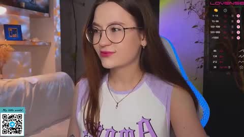 Mia with a big heart  online show from November 24, 2025, 2:00 am