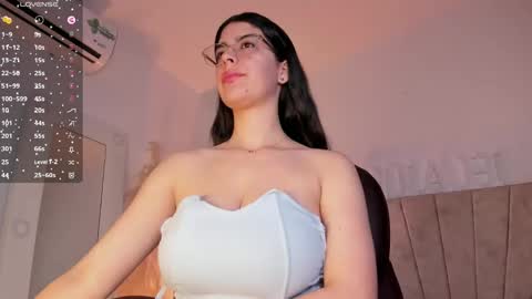 Niah  You can call me Ni or cutie haha online show from January 19, 2025, 2:25 am