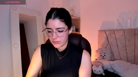 Niah  You can call me Ni or cutie haha online show from March 1, 2025, 9:15 pm