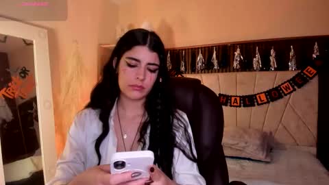 Niah  You can call me Ni or cutie haha online show from October 28, 2025, 8:33 pm