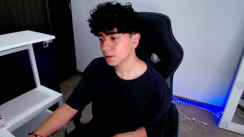 Nicolas online show from February 3, 2025, 8:35 pm