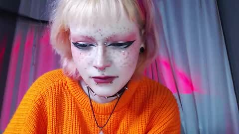 Nicole online show from December 2, 2025, 9:21 pm