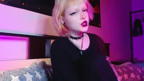 Nicole online show from December 3, 2025, 11:47 pm