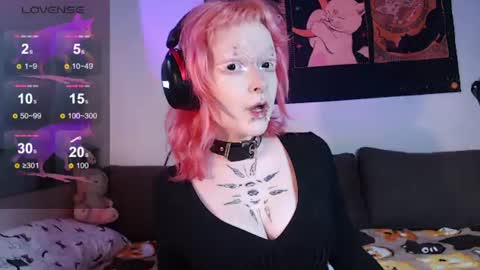 Snapshot of _nicole_meow_ chatting on June 17, 2026, 2:14 am Nicole online show from June 17, 2026, 2:14 am
