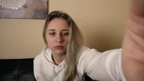 Nica online show from January 9, 2026, 1:14 pm