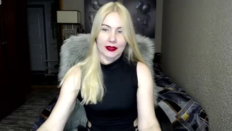 Donella    online show from February 3, 2025, 9:29 pm