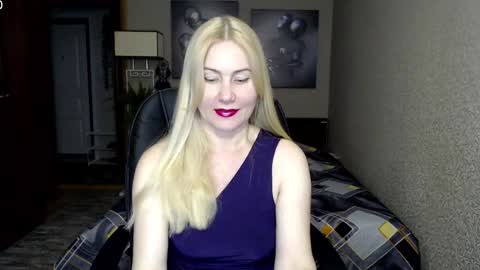 Donella    online show from February 19, 2025, 2:34 pm