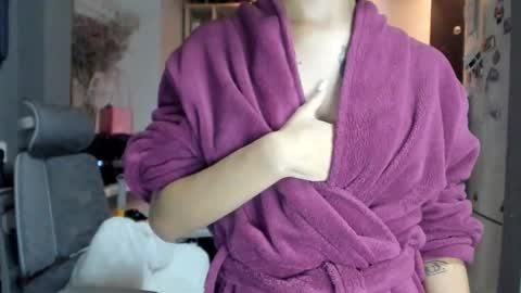 Snapshot of _nika_kik chatting on September 28, 2025, 5:29 pm Nika online show from September 28, 2025, 5:29 pm