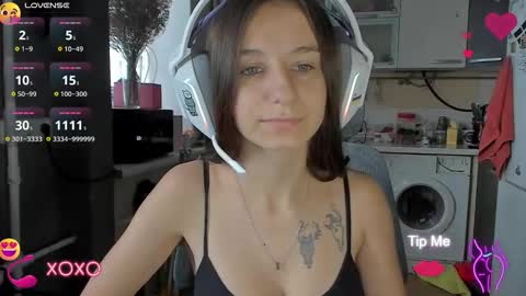 Snapshot of _nika_kik chatting on October 7, 2025, 12:02 pm Nika online show from October 7, 2025, 12:02 pm