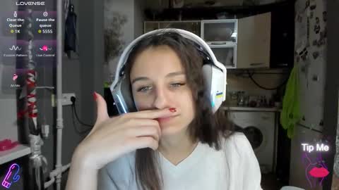 Snapshot of _nika_kik chatting on December 18, 2025, 6:03 pm Nika online show from December 18, 2025, 6:03 pm