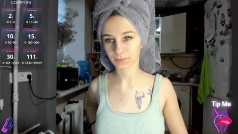 Snapshot of _nika_kik chatting on December 19, 2025, 12:56 pm Nika online show from December 19, 2025, 12:56 pm