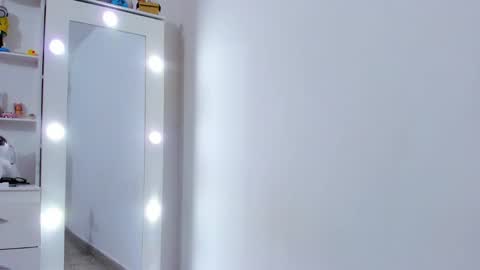 _noahjones online show from January 18, 2025, 5:41 am