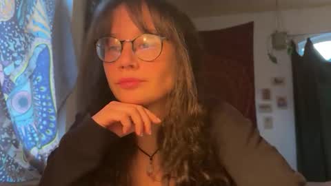 Snapshot of _nyxo chatting on March 27, 2026, 5:23 pm Mila online show from March 27, 2026, 5:23 pm