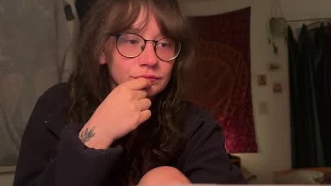 Snapshot of _nyxo chatting on April 28, 2026, 7:52 pm Mila online show from April 28, 2026, 7:52 pm