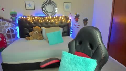 Olivia jones online show from January 6, 2026, 11:47 am