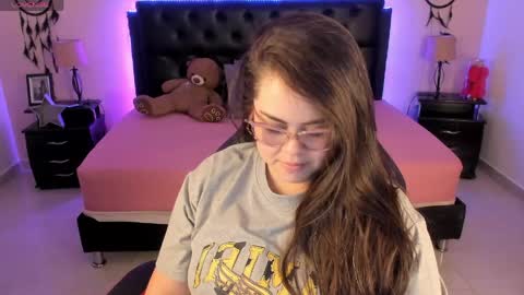 Snapshot of _oliviajoness chatting on June 4, 2026, 3:29 pm Olivia jones online show from June 4, 2026, 3:29 pm
