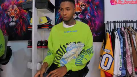 Kevin  online show from November 5, 2025, 10:26 am