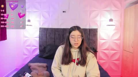 Pau online show from December 18, 2025, 12:22 pm