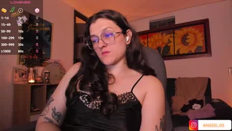 violeta ig  online show from February 13, 2025, 6:09 am