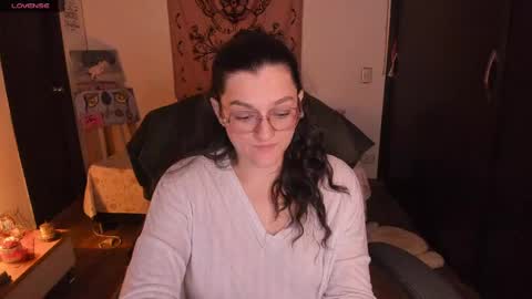 Snapshot of _peach__ chatting on May 27, 2026, 3:58 am violeta ig online show from May 27, 2026, 3:58 am