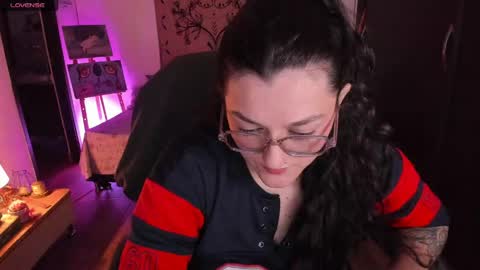 Snapshot of _peach__ chatting on May 30, 2026, 3:58 am violeta ig online show from May 30, 2026, 3:58 am