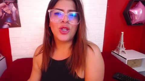 Snapshot of _poison_sweet chatting on September 16, 2025, 8:32 pm Laura online show from September 16, 2025, 8:32 pm