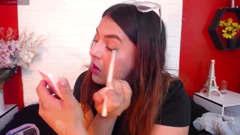 Snapshot of _poison_sweet chatting on October 17, 2025, 6:10 pm Laura online show from October 17, 2025, 6:10 pm