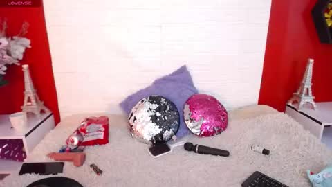 Snapshot of _poison_sweet chatting on October 31, 2025, 6:42 pm Laura online show from October 31, 2025, 6:42 pm