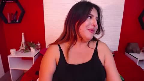 Snapshot of _poison_sweet chatting on December 20, 2025, 10:50 pm Laura online show from December 20, 2025, 10:50 pm