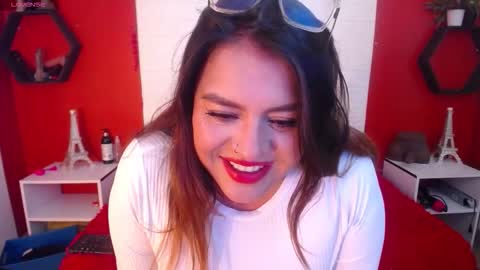 Snapshot of _poison_sweet chatting on February 7, 2026, 6:44 pm Laura online show from February 7, 2026, 6:44 pm