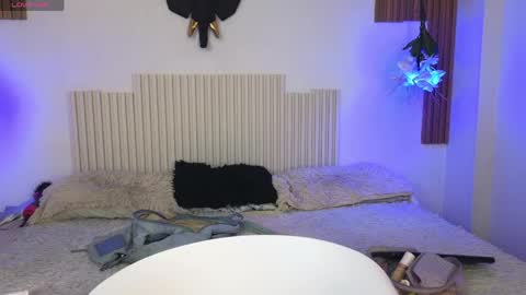 Laura online show from April 26, 2026, 12:30 am