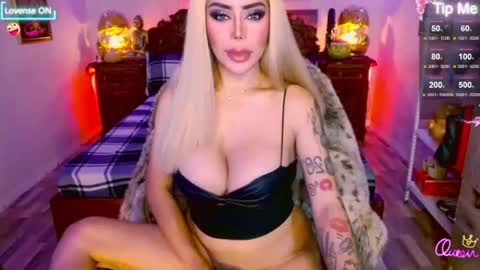 Snapshot of _queengoddess_ chatting on June 28, 2026, 4:07 am Hi my name is selinaim glad to meet everyone here online show from June 28, 2026, 4:07 am