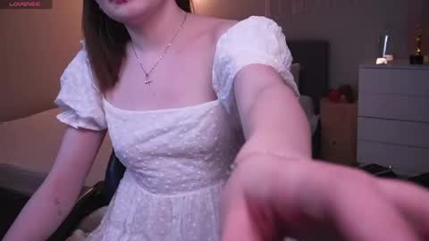 Rina online show from April 10, 2026, 1:33 am