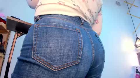 Snapshot of _rebecca1 chatting on November 12, 2025, 1:55 pm rebecca online show from November 12, 2025, 1:55 pm