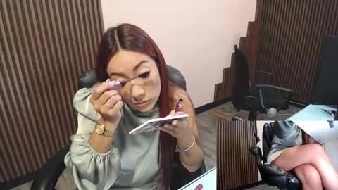 Snapshot of _redfoxxx_ chatting on January 19, 2026, 12:42 pm You can tell me Mariana online show from January 19, 2026, 12:42 pm