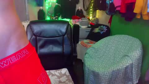 Snapshot of _redxxx chatting on December 23, 2024, 7:41 pm REDxxx online show from December 23, 2024, 7:41 pm