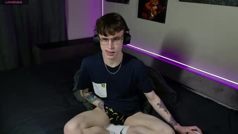 Snapshot of _reisy_ chatting on May 10, 2026, 6:24 pm Reisy online show from May 10, 2026, 6:24 pm