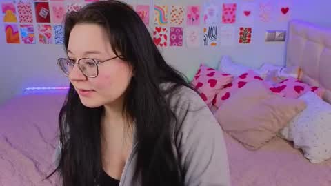 Snapshot of _reverse_gang_ chatting on February 22, 2025, 7:25 pm LISSAPVT IS OPEN online show from February 22, 2025, 7:25 pm