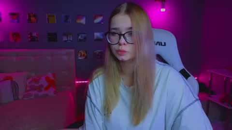 Snapshot of _reverse_gang_ chatting on March 11, 2025, 12:54 am LISSAPVT IS OPEN online show from March 11, 2025, 12:54 am