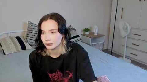 Snapshot of _reverse_gang_ chatting on September 18, 2025, 4:25 am LISSAPVT IS OPEN online show from September 18, 2025, 4:25 am