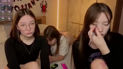 Snapshot of _reverse_gang_ chatting on October 30, 2025, 2:35 am LISSAPVT IS OPEN online show from October 30, 2025, 2:35 am