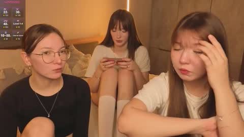 Snapshot of _reverse_gang_ chatting on November 22, 2025, 4:06 pm LISSAPVT IS OPEN online show from November 22, 2025, 4:06 pm