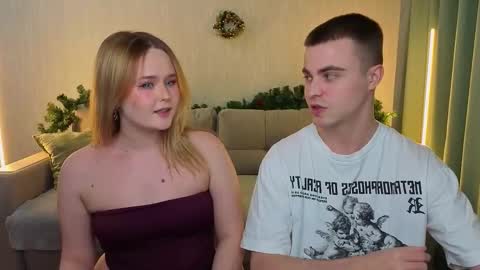 Snapshot of _reverse_gang_ chatting on December 1, 2025, 6:35 pm LISSAPVT IS OPEN online show from December 1, 2025, 6:35 pm