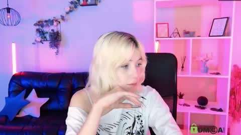 Snapshot of _sabrina_moore chatting on June 5, 2026, 8:20 am sabrina online show from June 5, 2026, 8:20 am