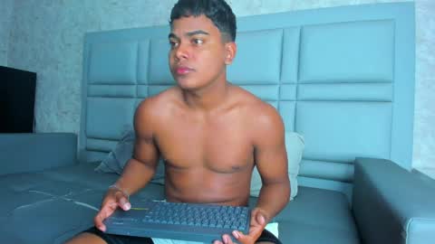 _sammy_ice online show from April 21, 2026, 2:51 am