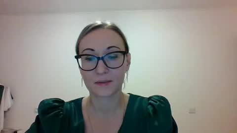 _sandyqueen__ online show from November 19, 2025, 9:48 pm